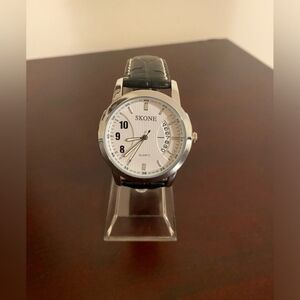 Brand new White Quartz Skone men’s fashion watch